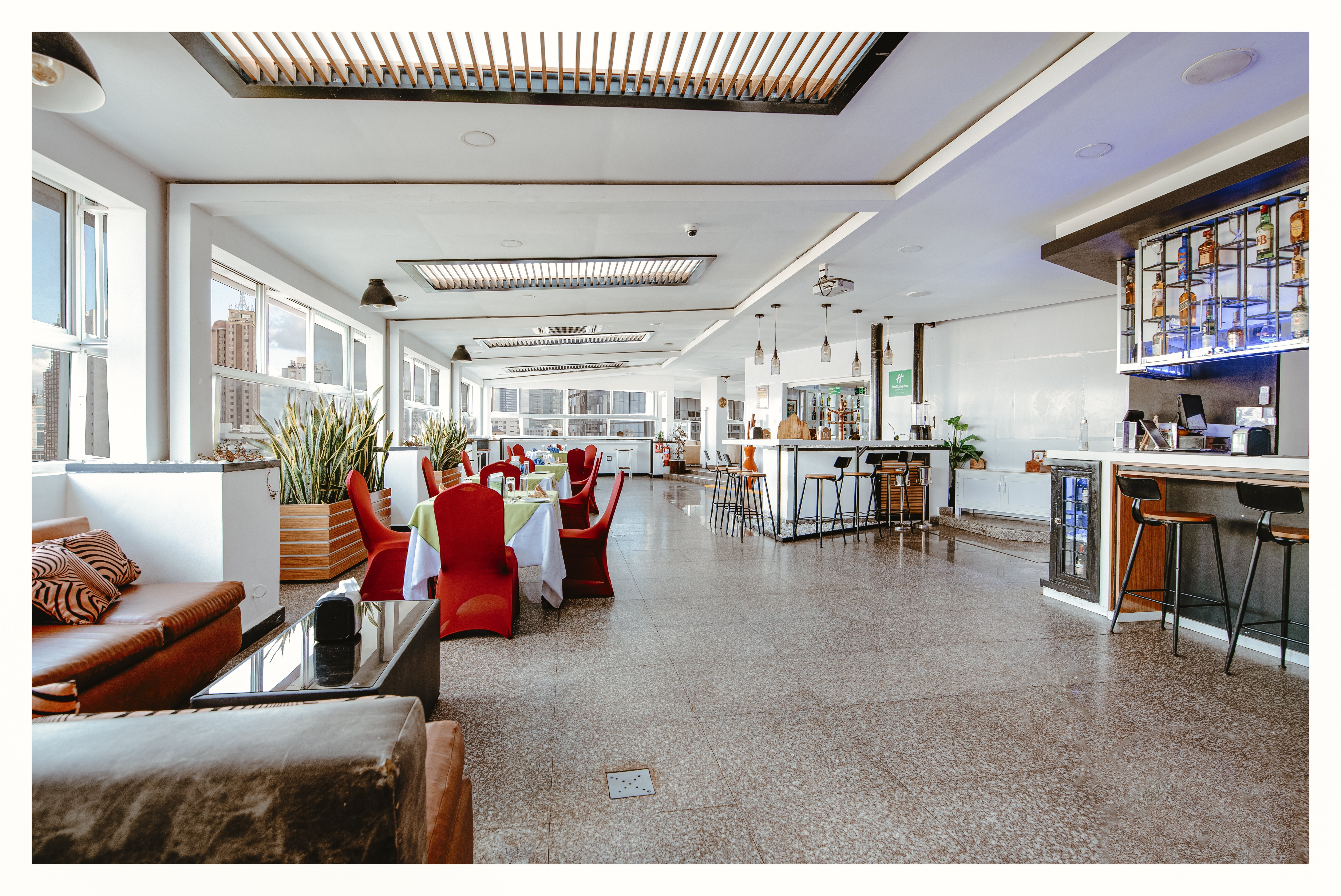 Holiday Inn Dar Es Salaam City Center 46/76