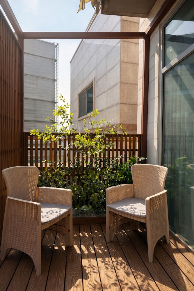 Connected Hotel Guro 45/64
