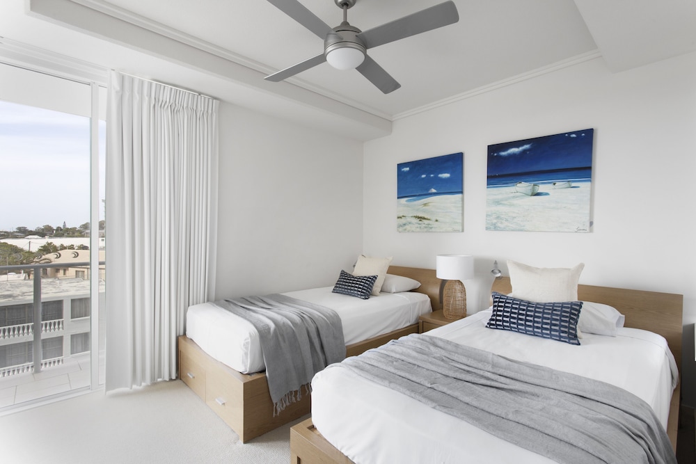 Aspect Caloundra 20/76