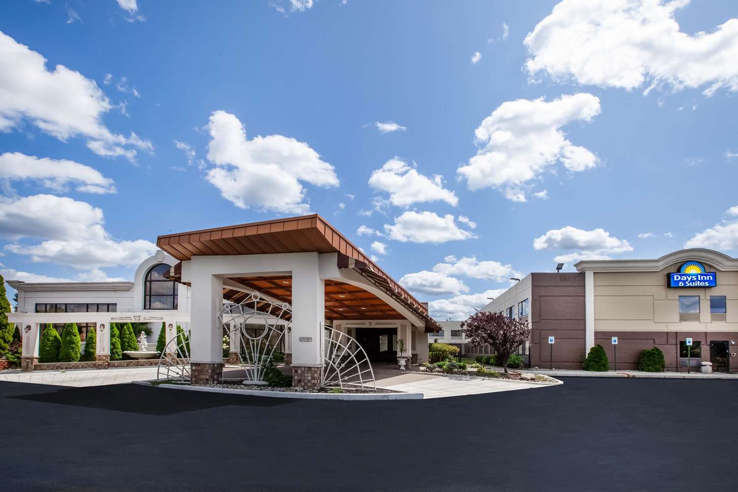 Days Inn & Suites by Wyndham Rochester Hills MI 3/31