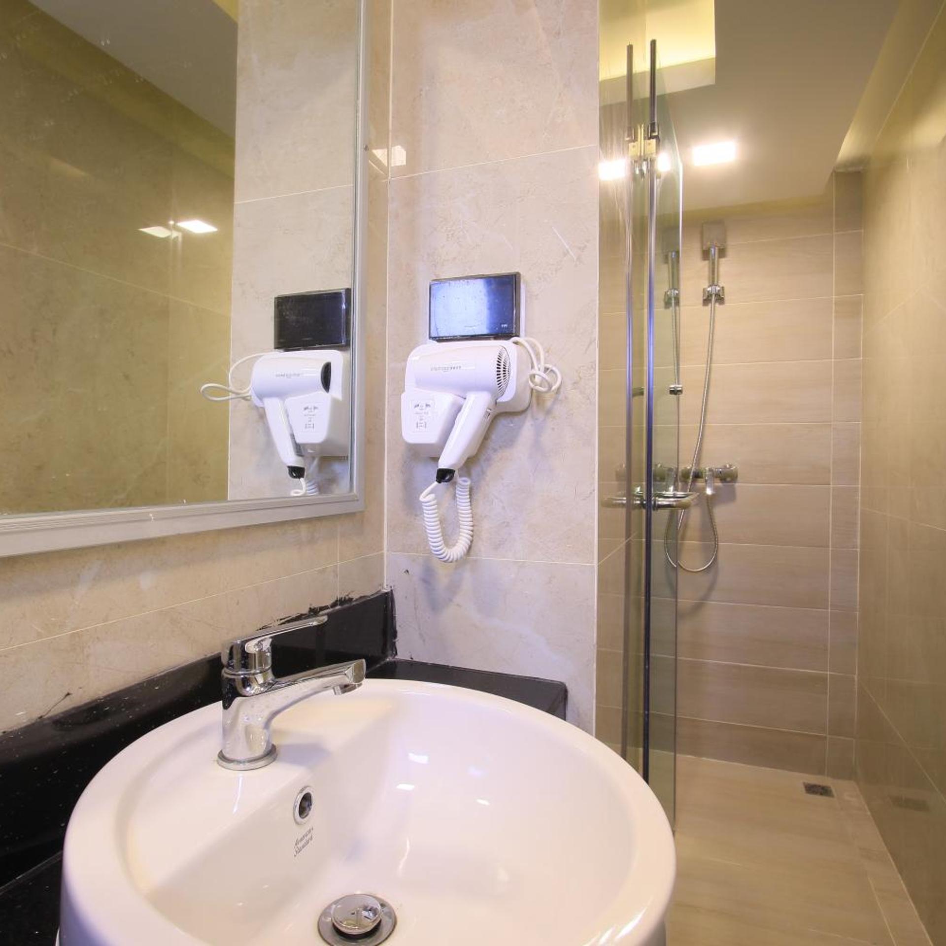 غرفة ديلوكس بسرير كينج، Pratunam Atrium Hotel 5/6