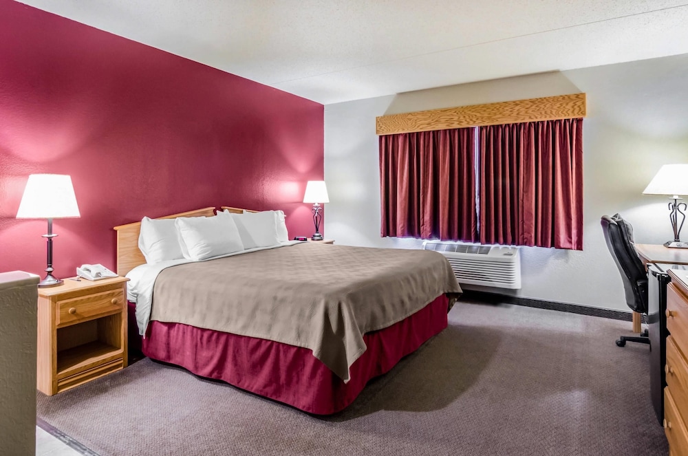 جناح بسرير كينج لذوي الإعاقة، Rodeway Inn Hesston, KS 6/10