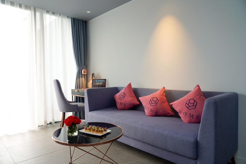 HOME Hotel 17/35