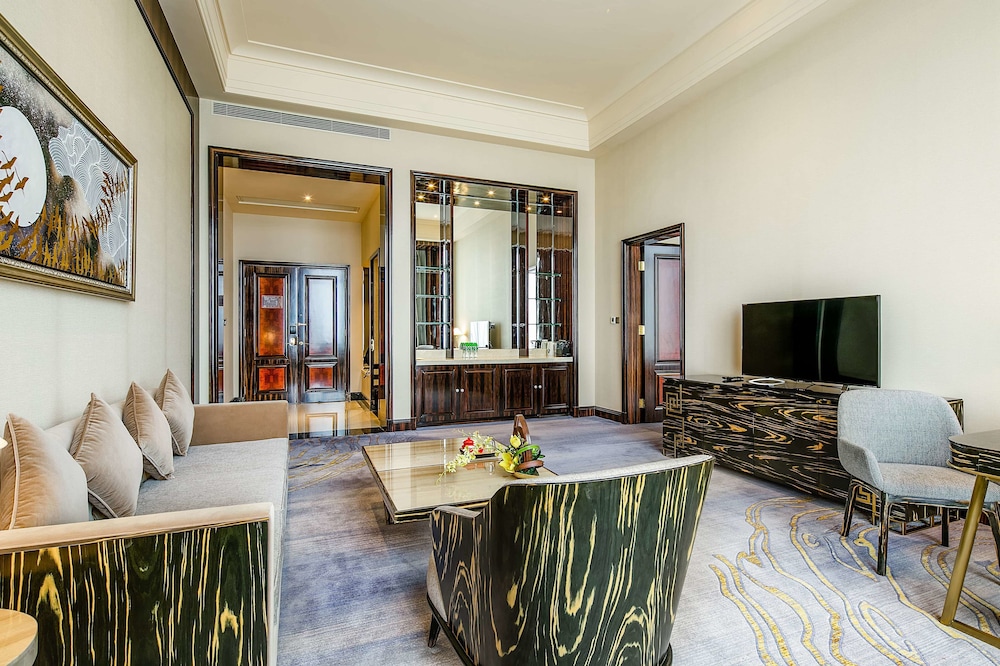 Chateau Star River Shaanxi 46/61