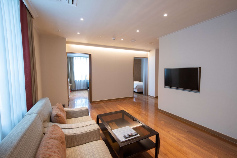 Ramada Hotel & Suites by Wyndham Seoul Namdaemun 41/61