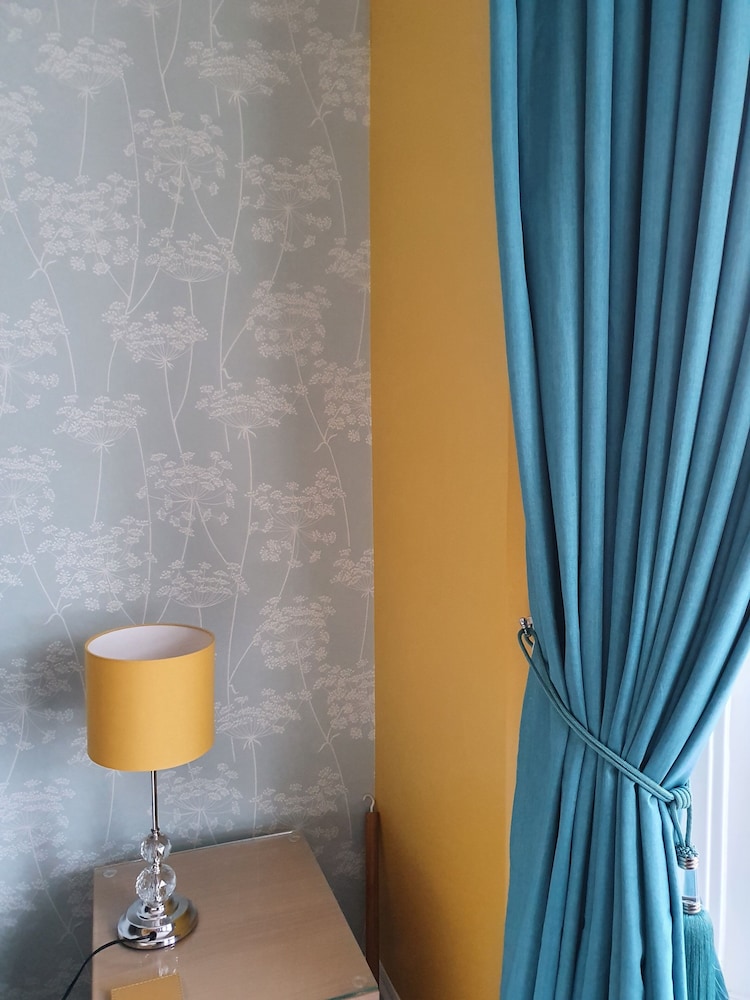 Grosvenor House 39/66