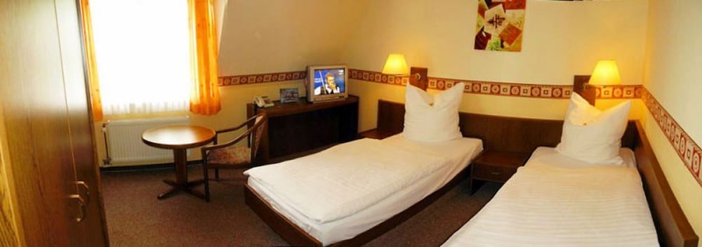 Hotel 4 Hufen 9/23