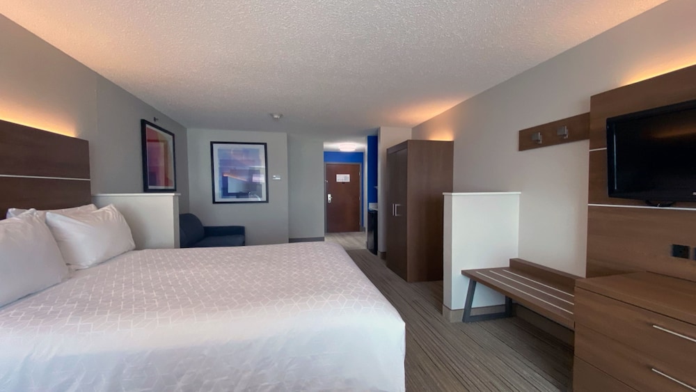 Holiday Inn Express Suites Somerset Central 28/76