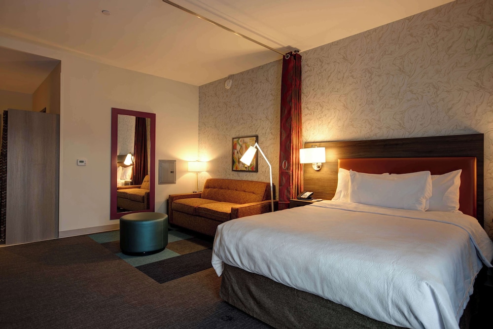 STUDIO, QUEEN BED, ACCESSIBLE