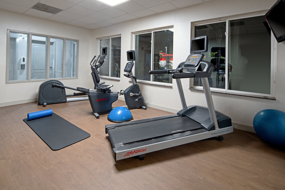 Holiday Inn Express Hotel And Suites Fresno South 31/55