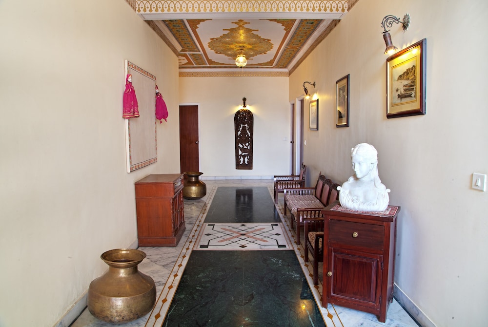Anuraag Villa 37/65