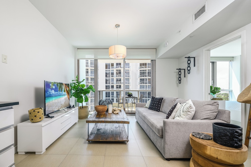 Miami Vacations Corporate Rentals - Monte Carlo 45/69