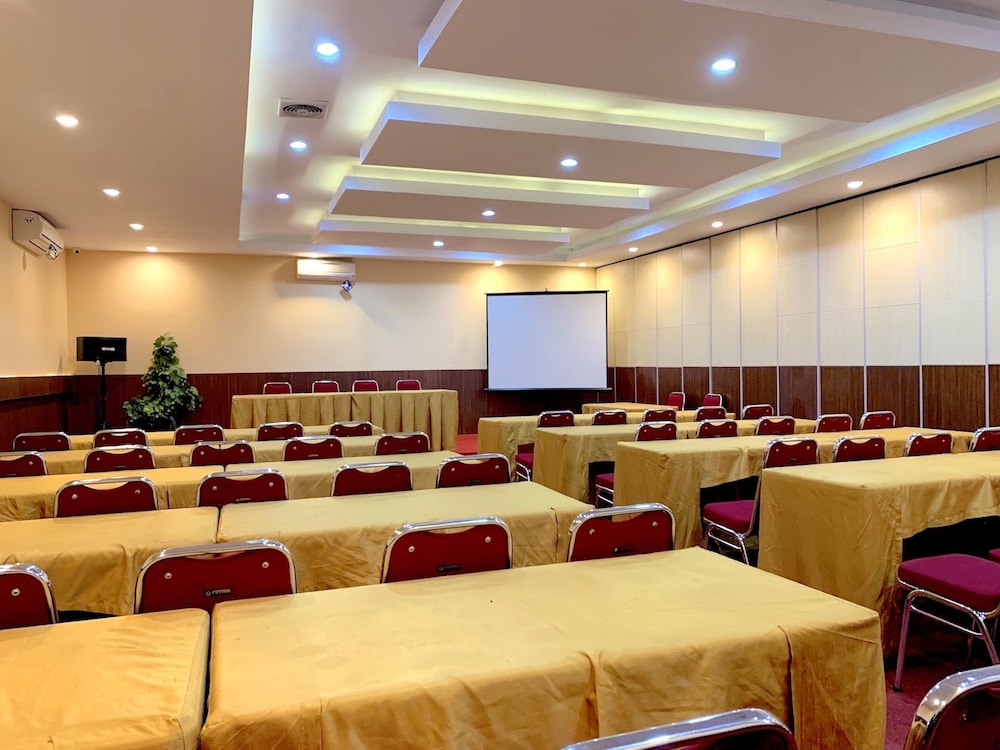 Parma Paus Hotel 18/21