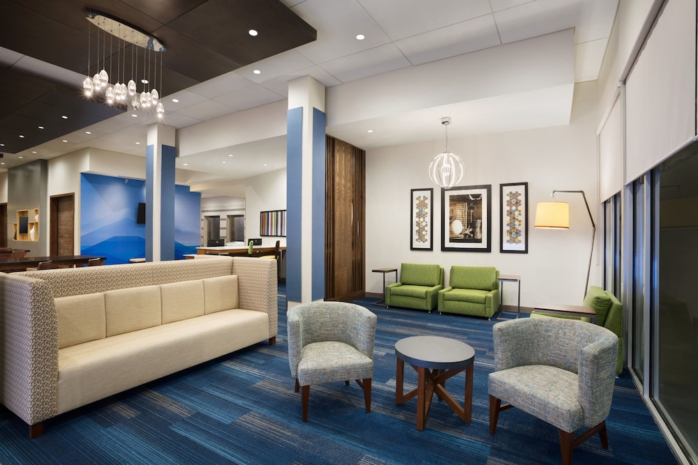 Holiday Inn Express & Suites Mcallen - Medical Center Area 12/54