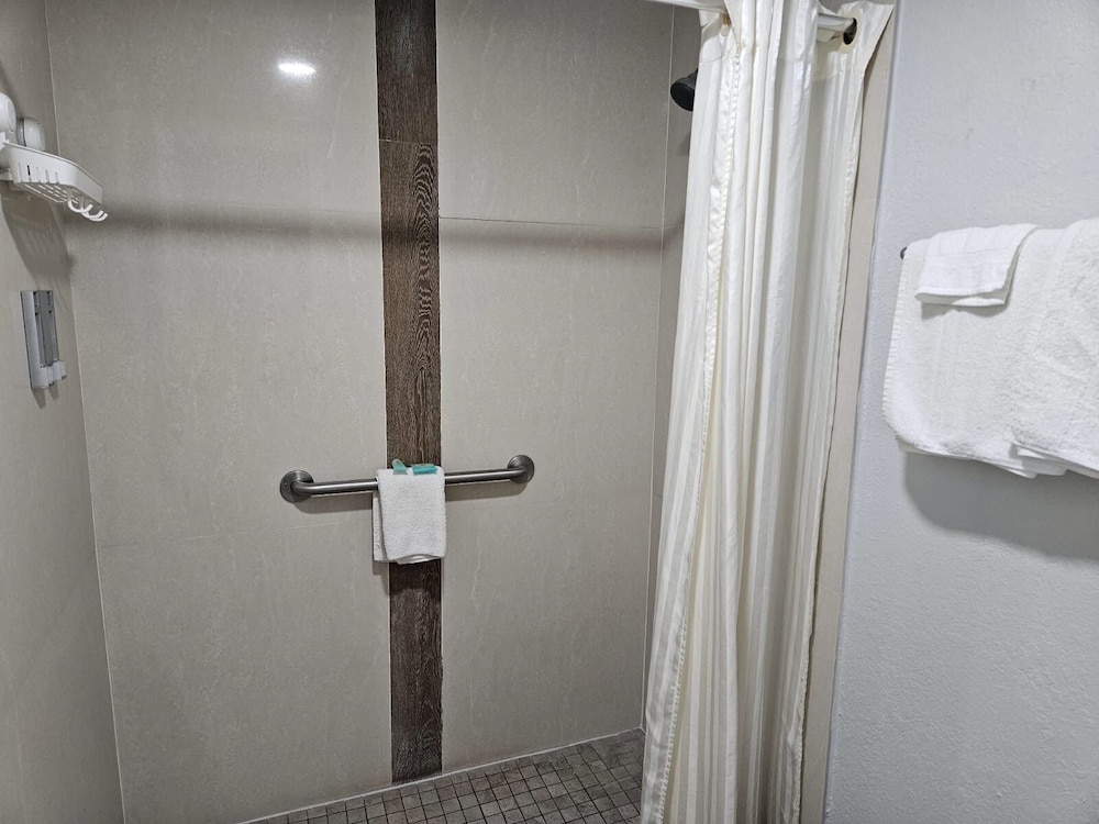 Driftwood Resort 37/70