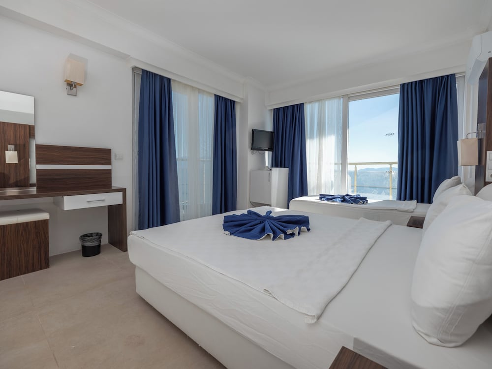 Arora Hotel 15/50
