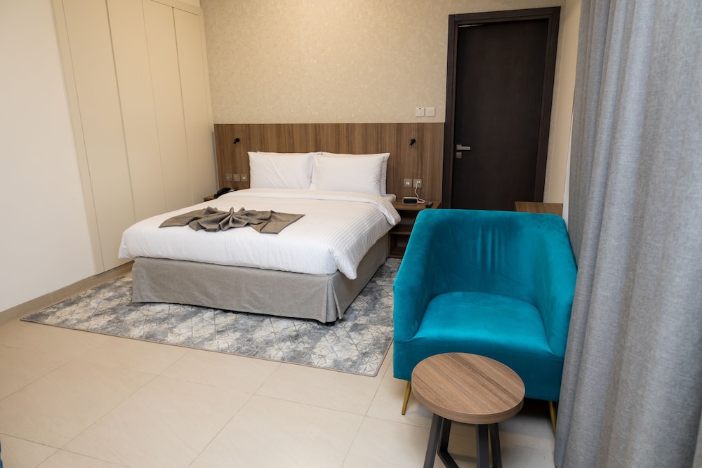 Azur Regency Hotel Apartments 17/43