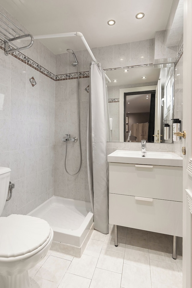 Piraeus City Hotel 59/63