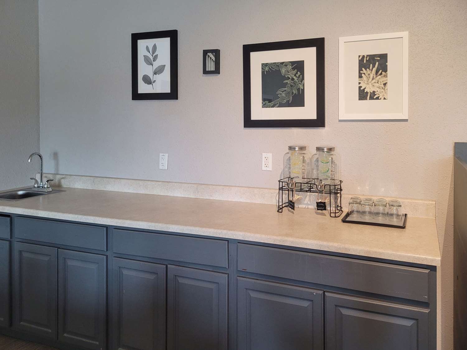 Country Inn & Suites by Radisson, Appleton Airport - Fox River Mall Area 3/20