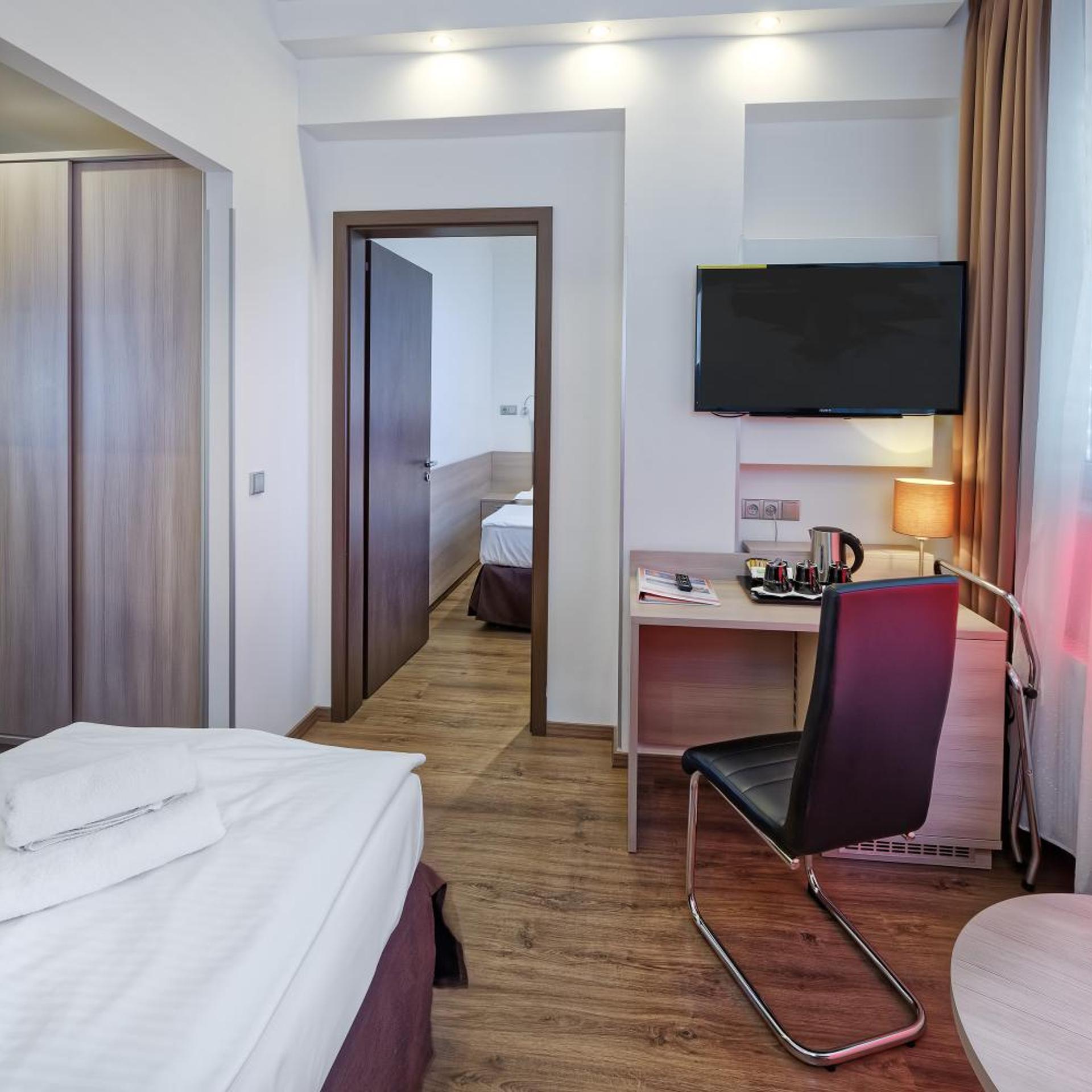 Junior Suite, Double Bed, Pool Access