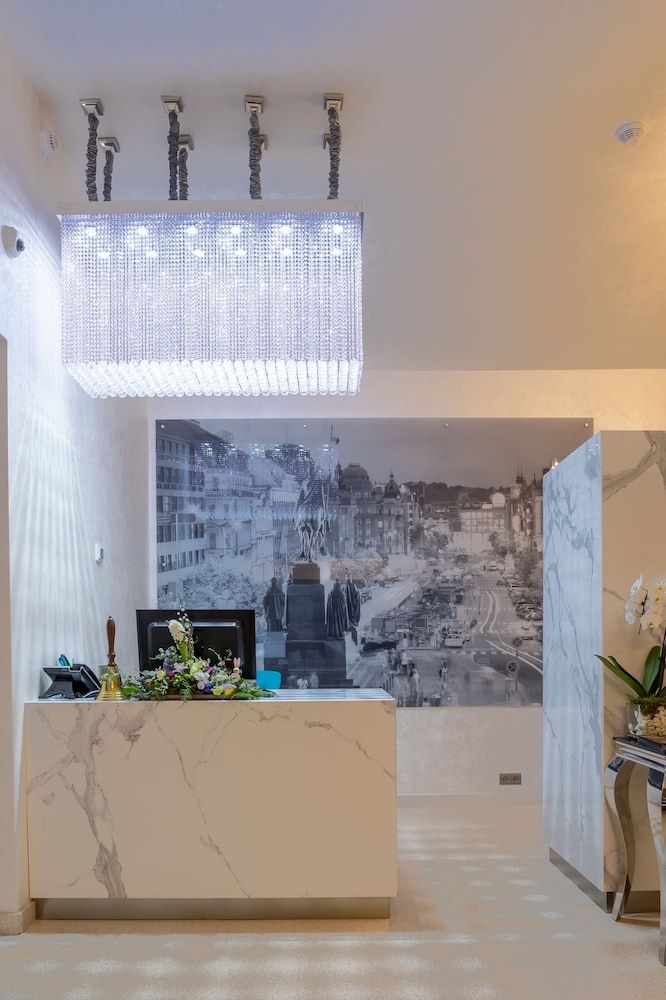 Myo Hotel Wenceslas 11/68
