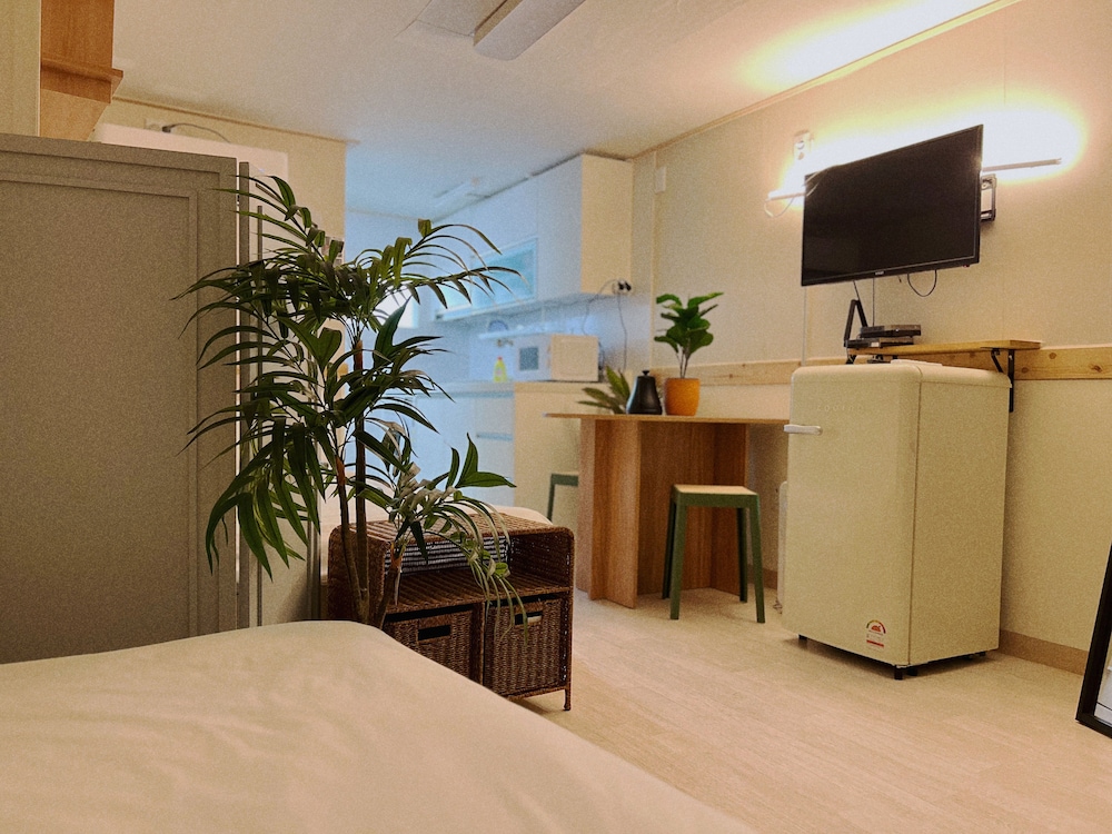 JNINE Guest House 6/59