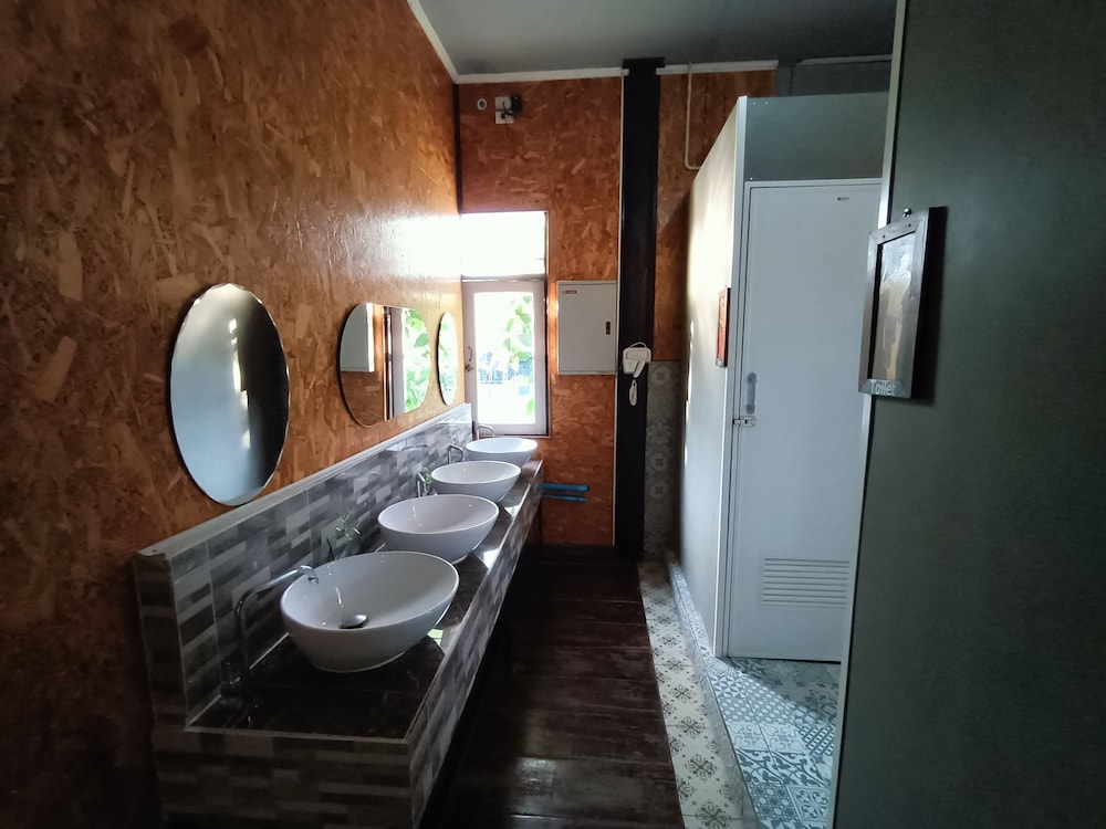 Aen Guy Boutique Hotel 71/73