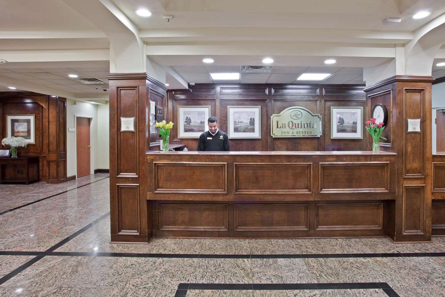 La Quinta Inn & Suites by Wyndham Downtown Conference Center 8/33