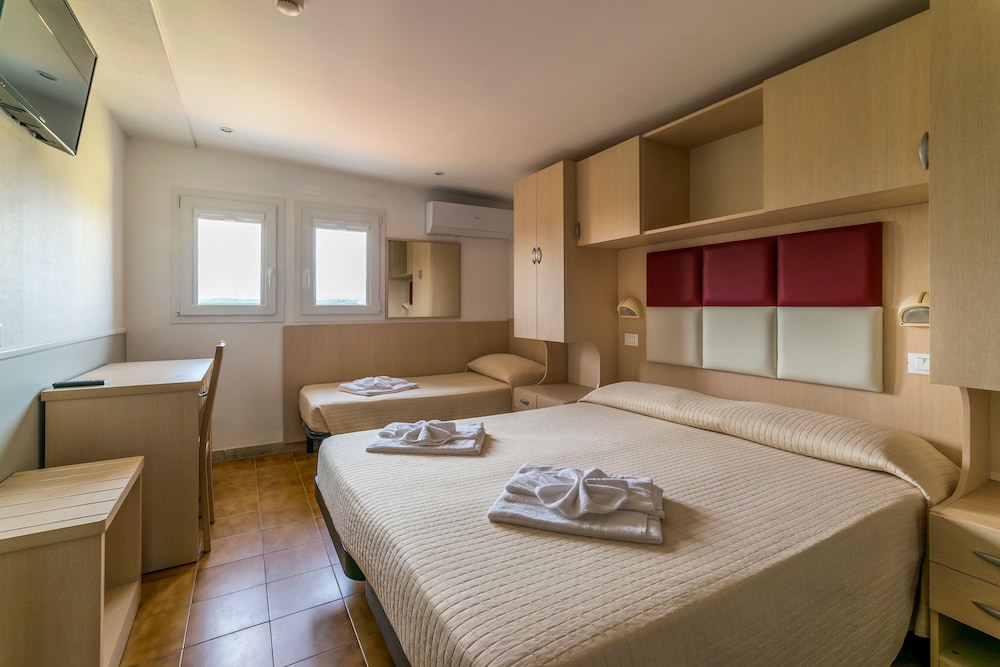 Hotel Stresa 42/66