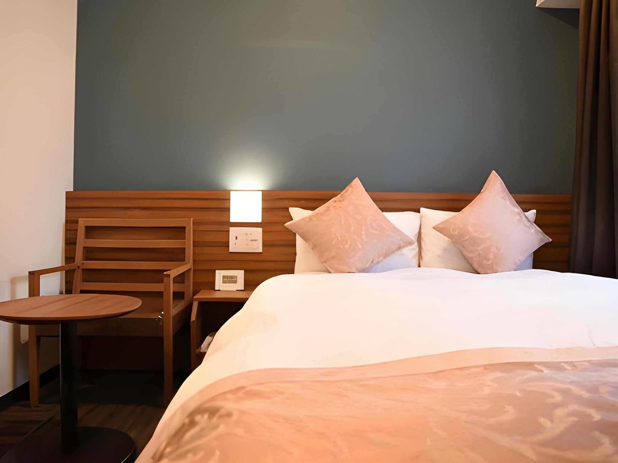 Female Only, Double Bed