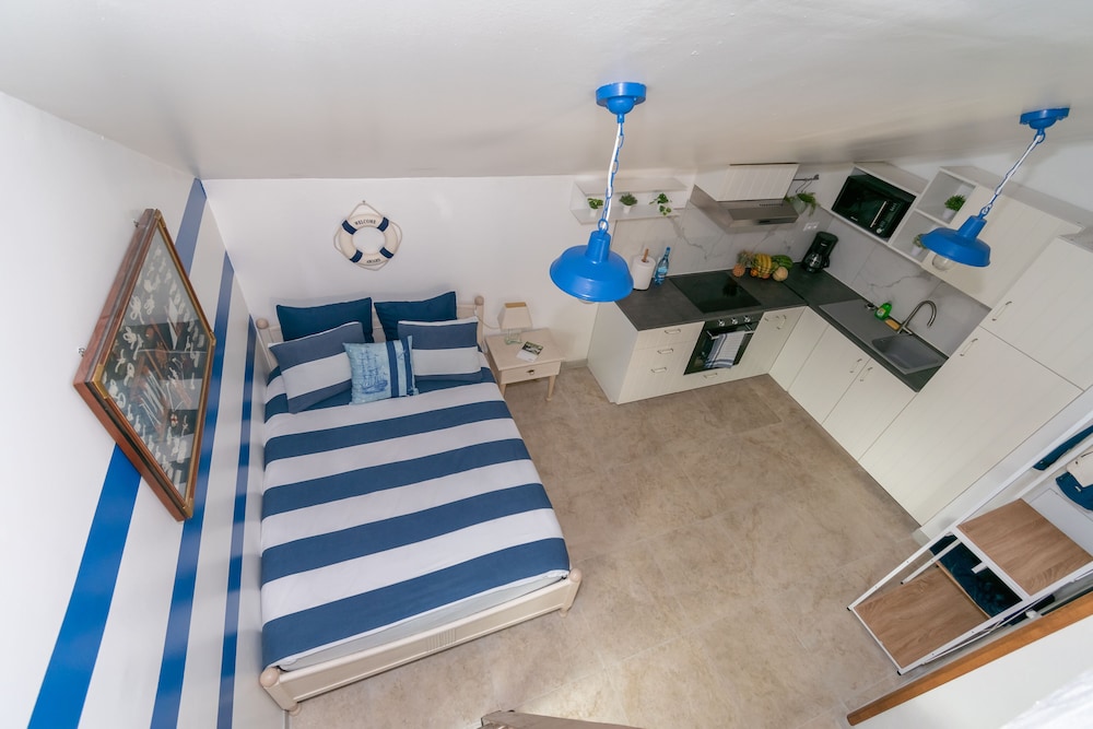 Private & Comfortable Apartments 51/51