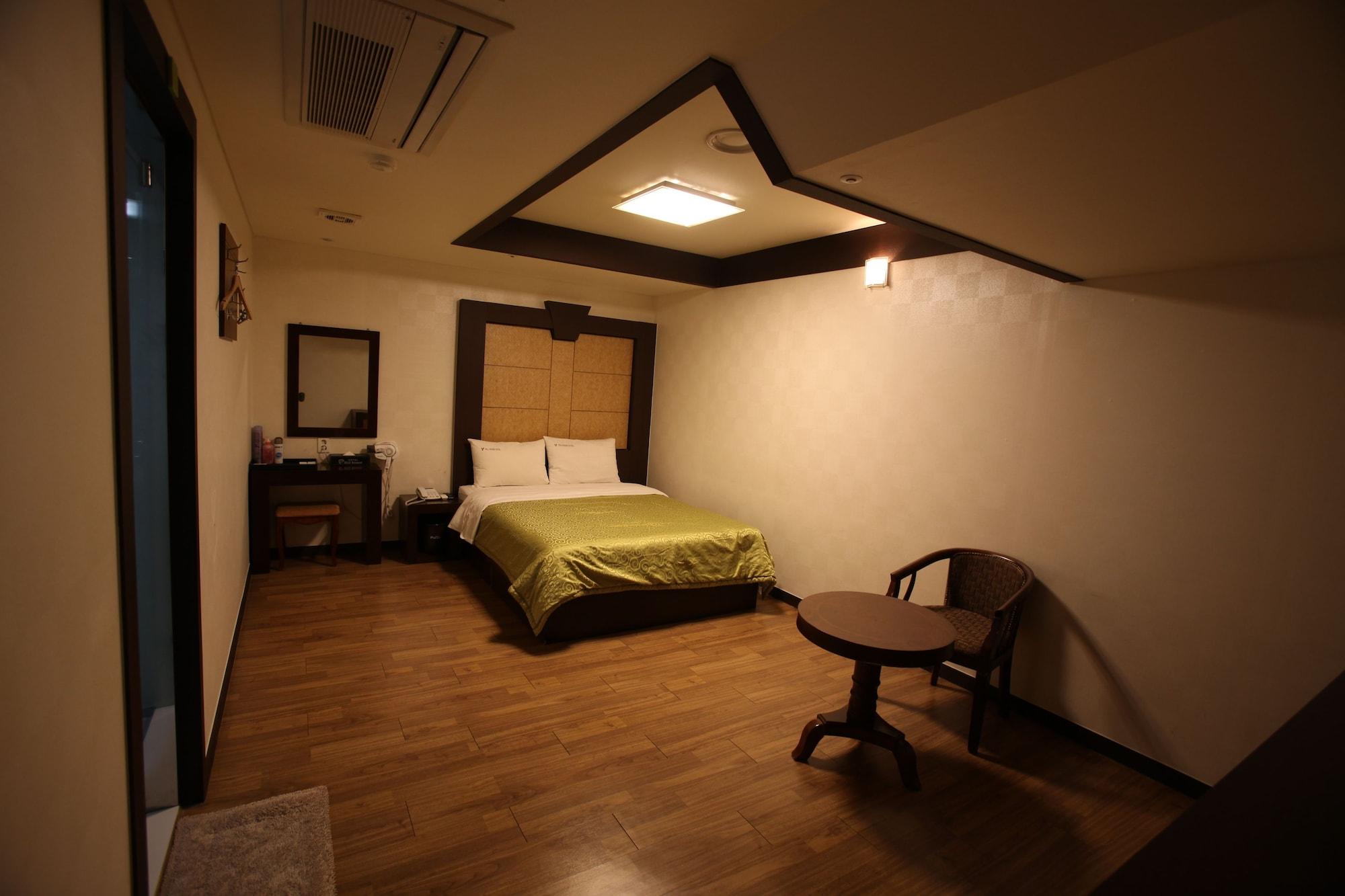 Economy, Basement, Double Bed, No Window