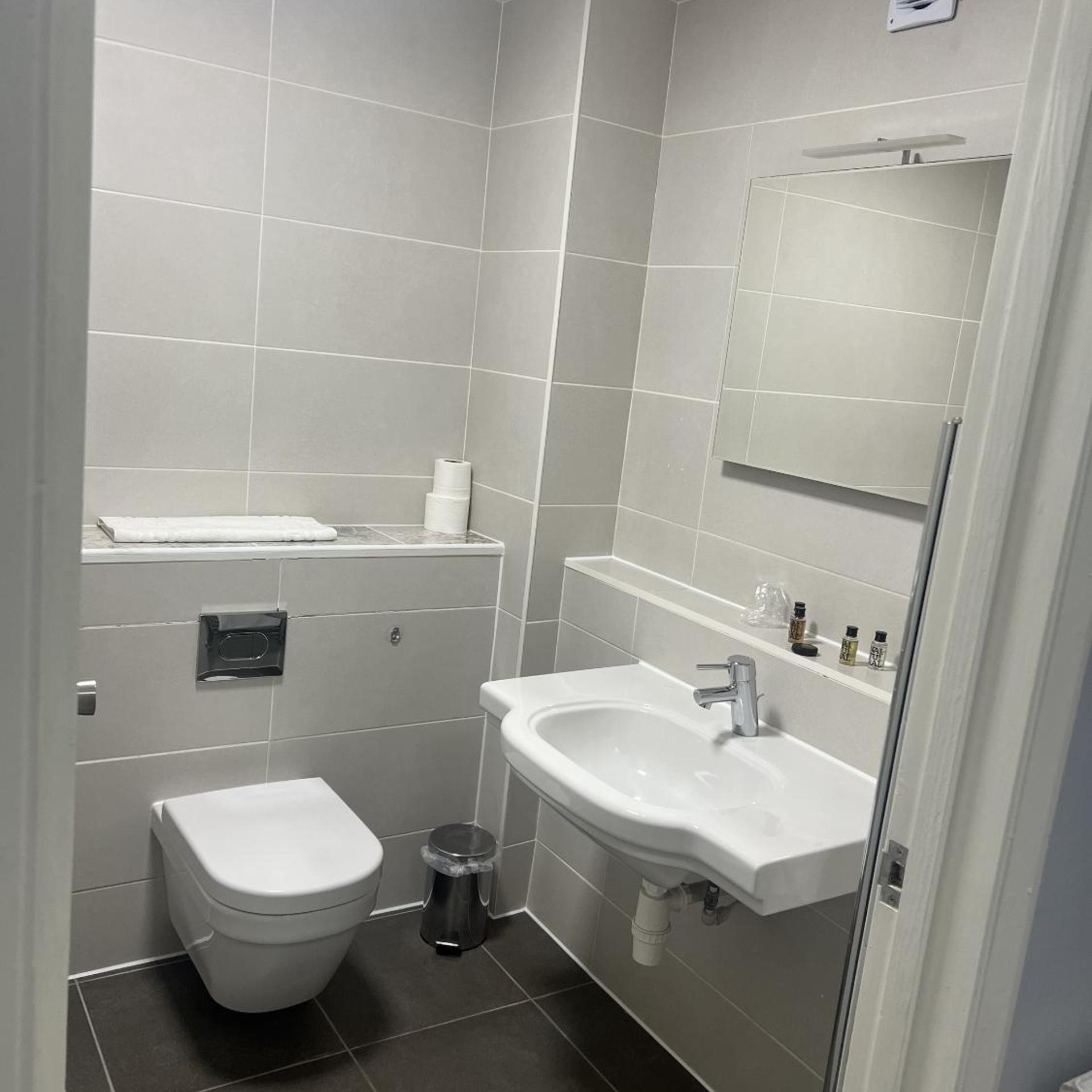 Dolphin Hotel Cambridge 44/50