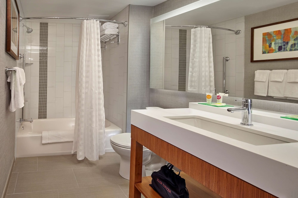 Hyatt Place State College 8/61
