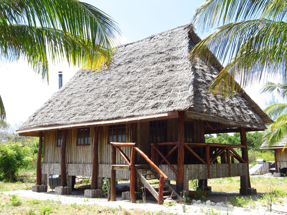Pemba Lodge 1/50