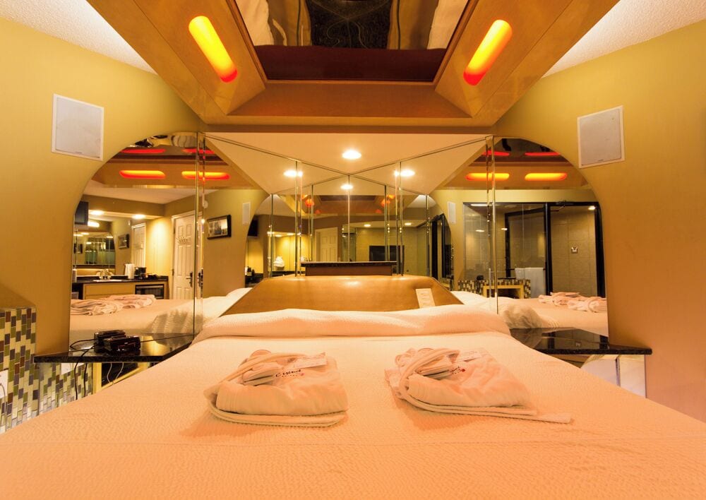 Essence Suites 1/28