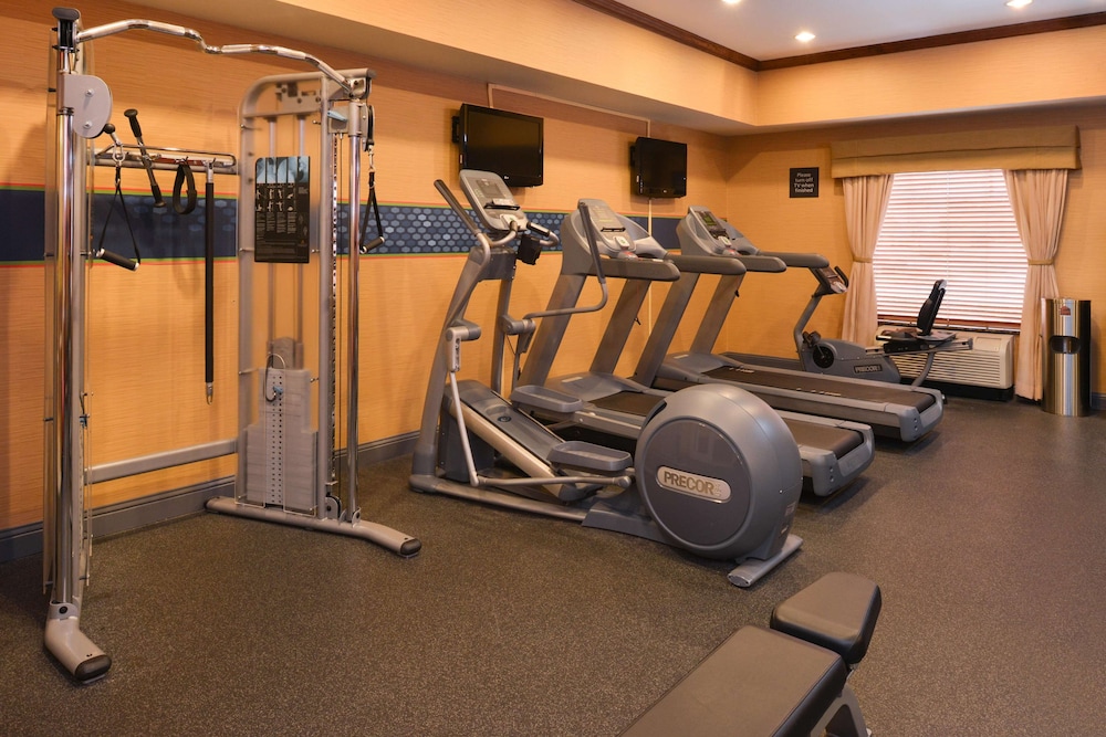 Hampton Inn Suites Greenville 28/44