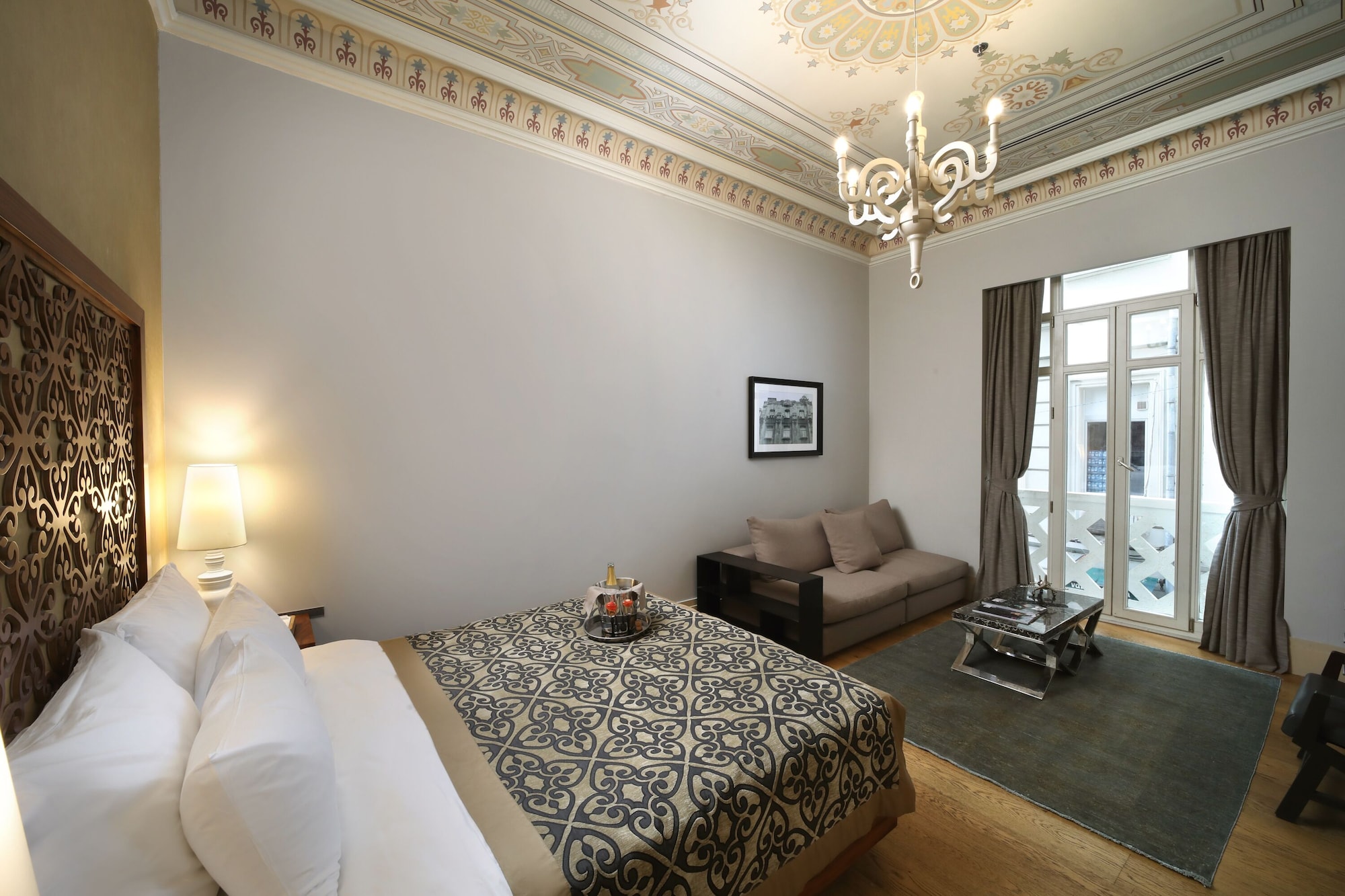Deluxe, Queen Bed, Sofa