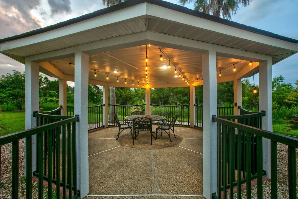 Wingate by Wyndham Biloxi/Ocean Springs 7/38