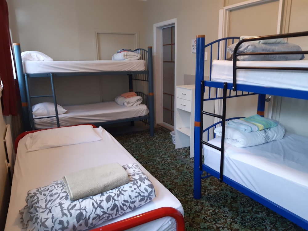 Ariki Backpackers 11/71