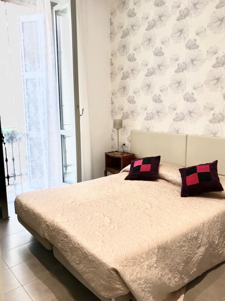 1 BEDROOM, DELUXE, APARTMENT, CITY VIEW, KITCHEN