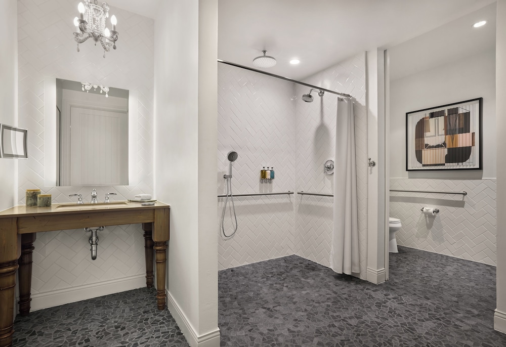 غرفة قياسية بسرير كينج لذوي الإعاقة، Hotel Yountville 4/7
