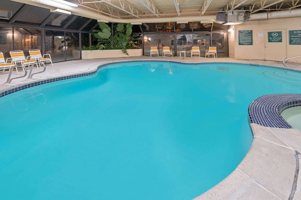 La Quinta Inn And Suites By Wyndham Salt Lake City Layton 15/24
