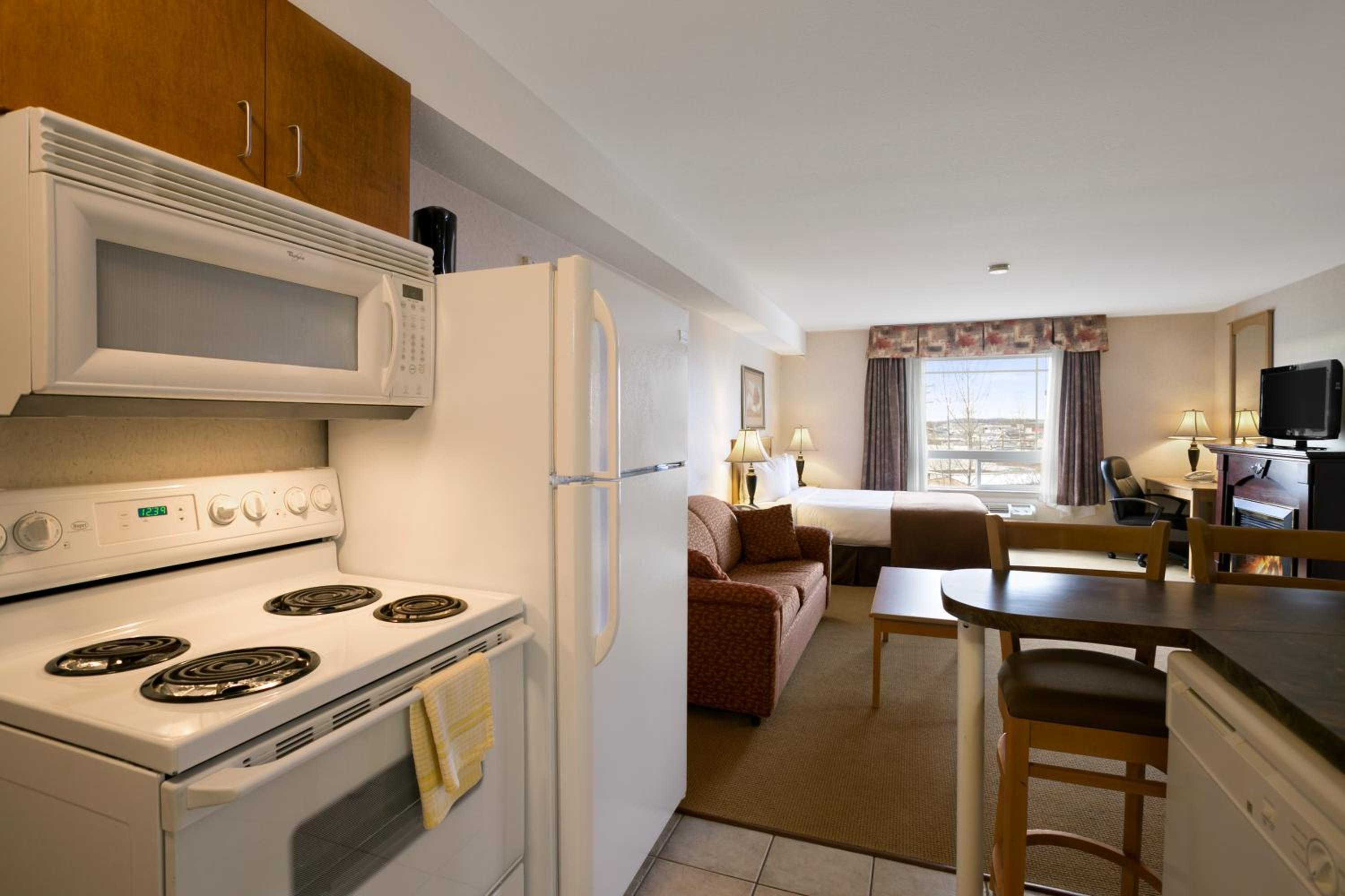 جناح بسرير بطابقين وسرير كوين بغرفة نوم واحدة، Super 8 By Wyndham Fort Nelson Bc 2/6