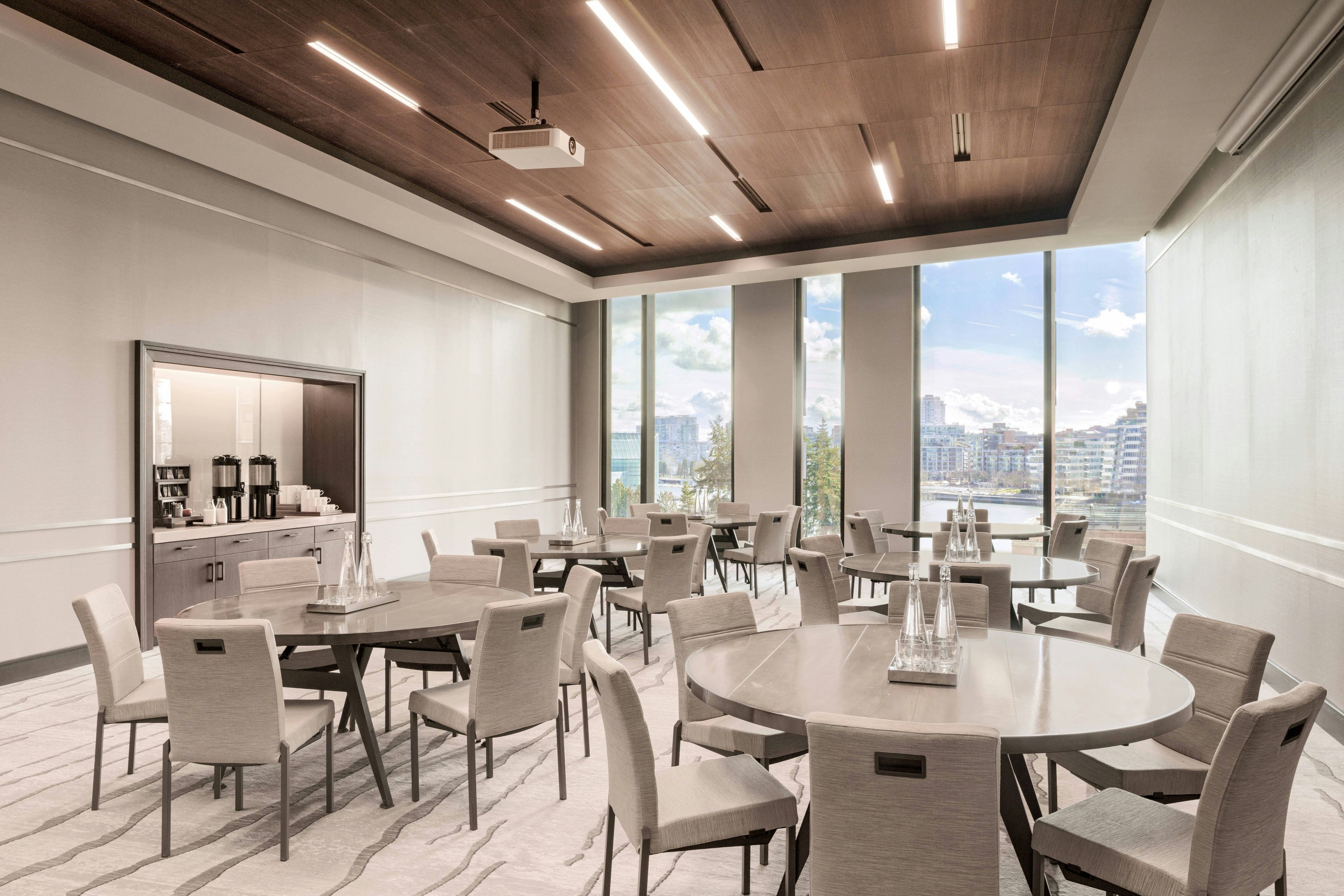 JW MARRIOTT PARQ VANCOUVER 42/52