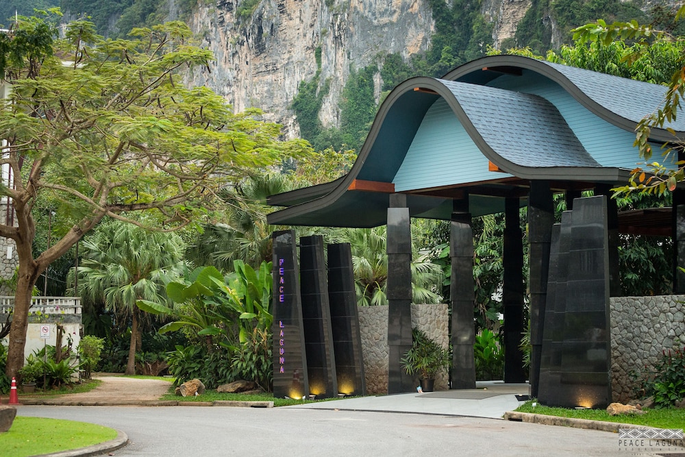 Peace Laguna Resort and Spa 43/50
