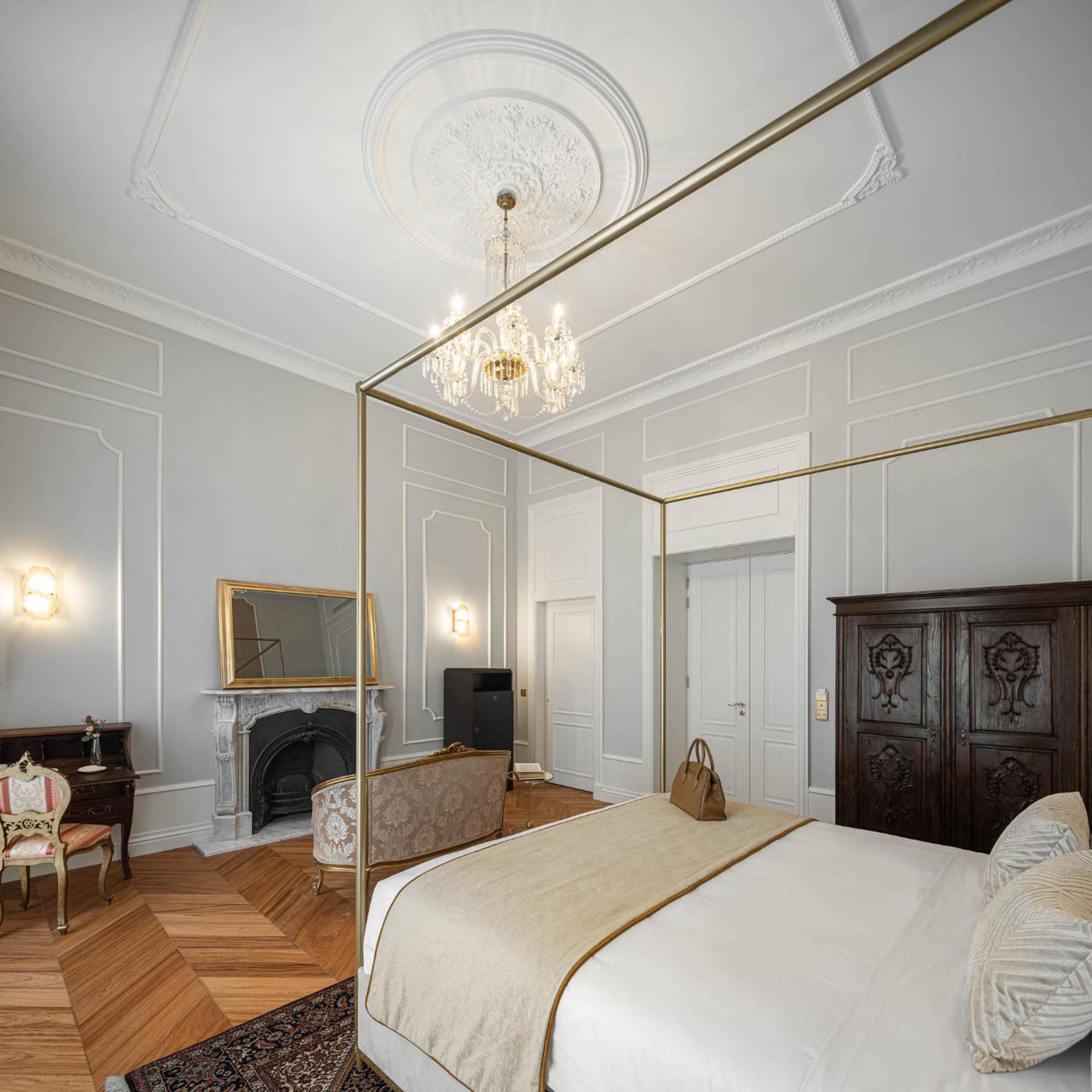 Palace, Premium, Double Bed