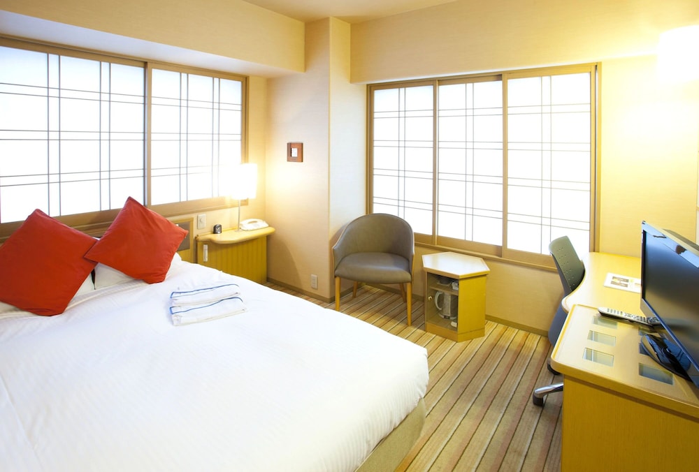 Pearl Hotel Yaesu 10/32