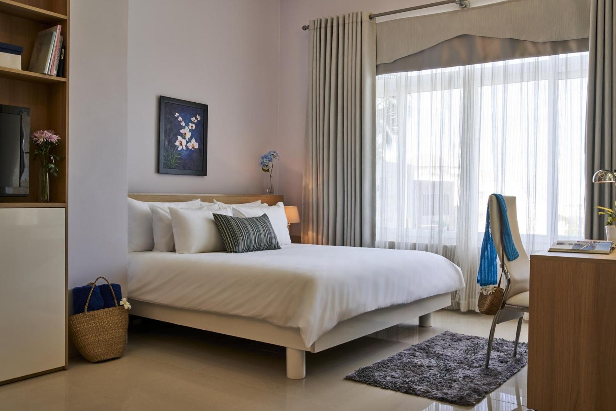 Garden Suite, King Bed, Hill View