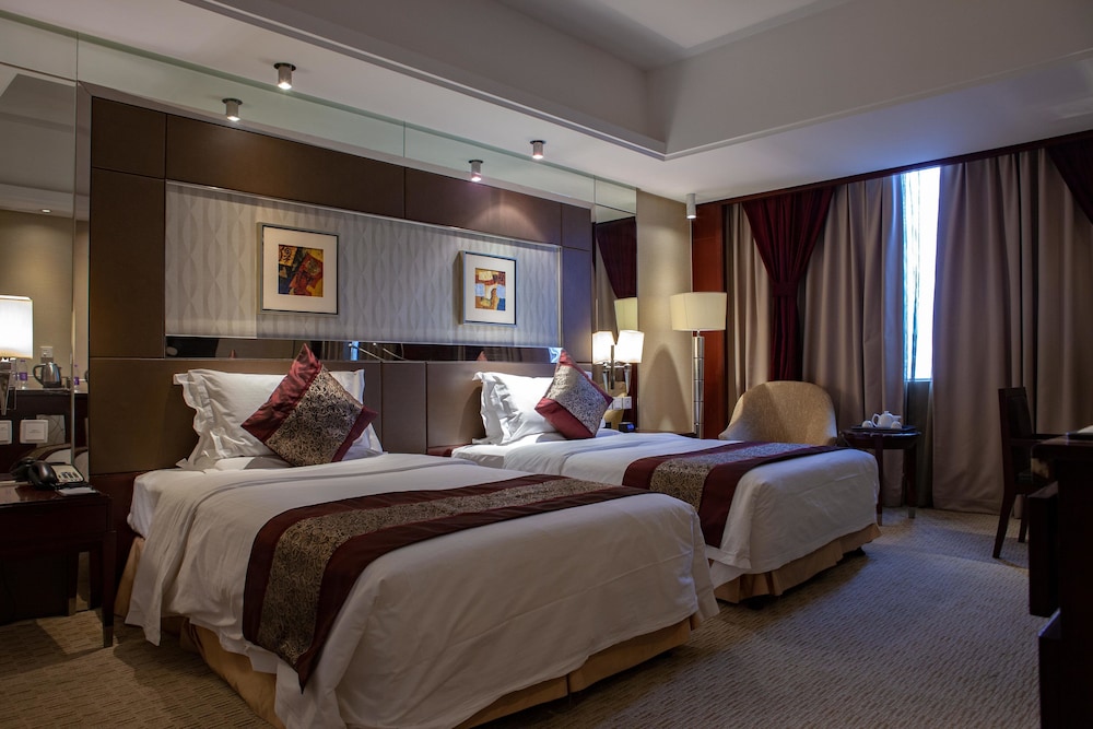EXECUTIVE, TWIN BEDS